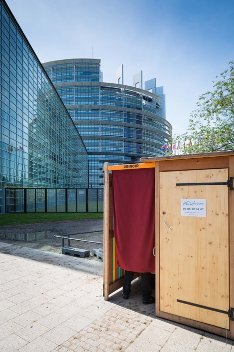 Parlement Européen de Strasbourg - toilettes sèches et urinoir individuel