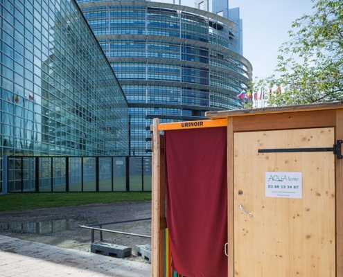 Parlement Européen de Strasbourg - toilettes sèches et urinoir individuel